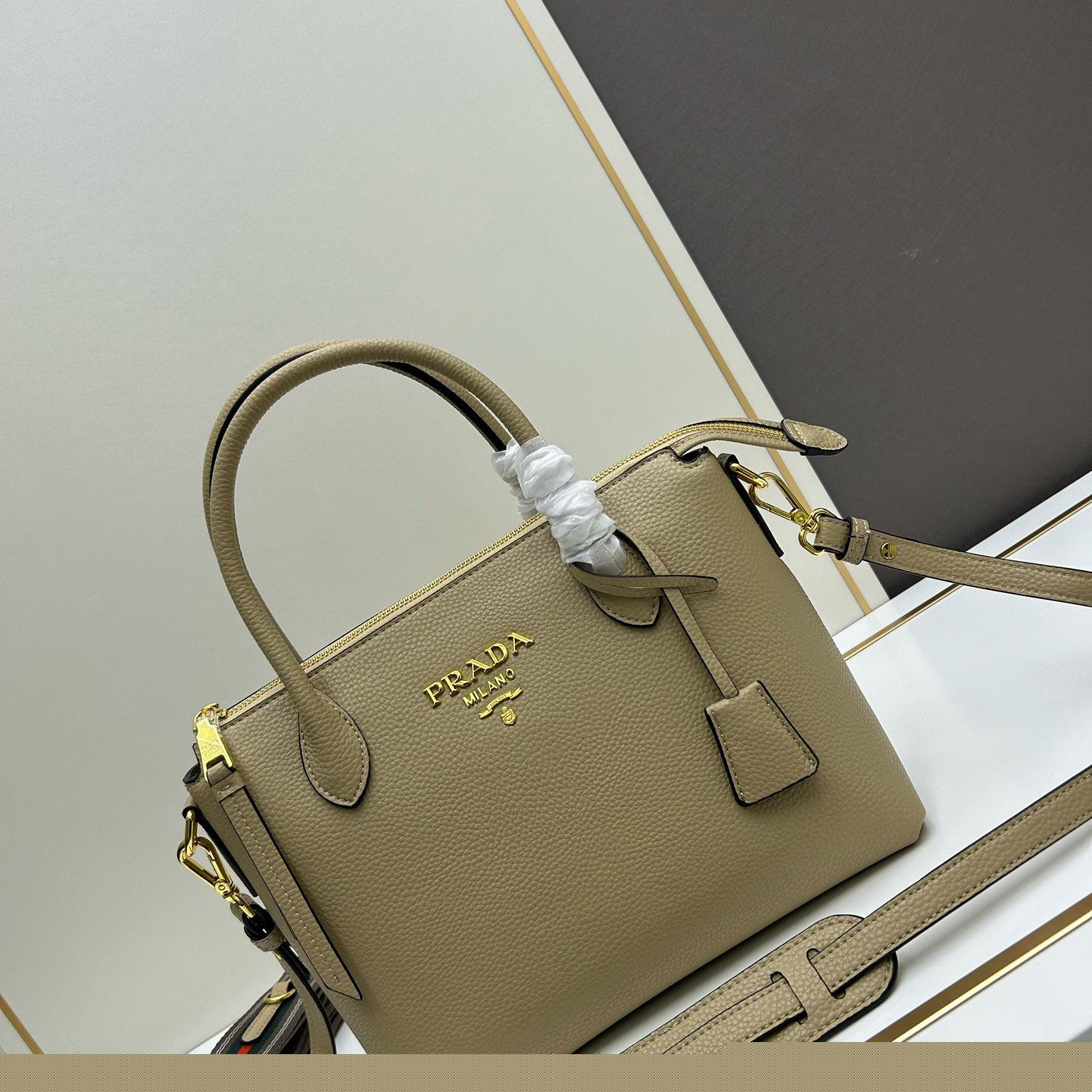 Pra*a top handle bags